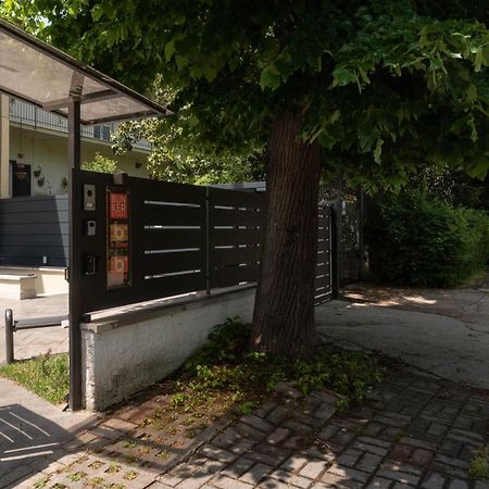 Отель B.Bunker Сан-Никола-ла-Страда Экстерьер фото